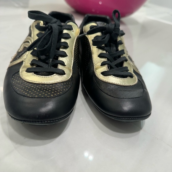 Black & Gold gucci sneakers - Picture 3 of 7